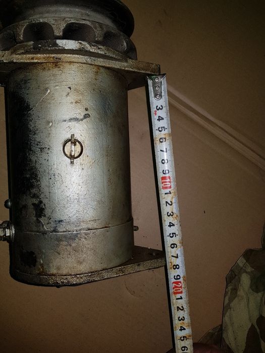 Dinam 12v cu 18 Ah  si electromotor 12v