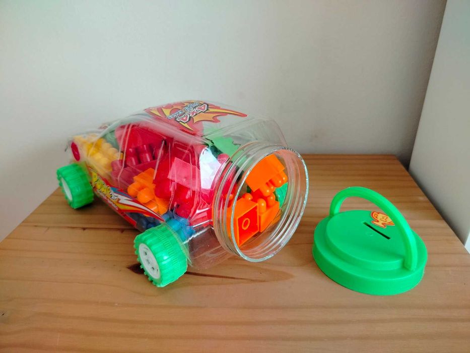 Лот детски играчки- автовоз, багер, строител и мотор