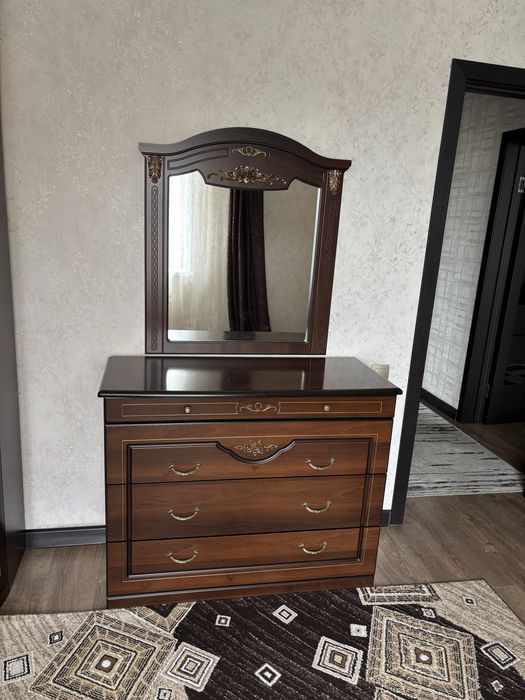 Продам спальный гарнитур