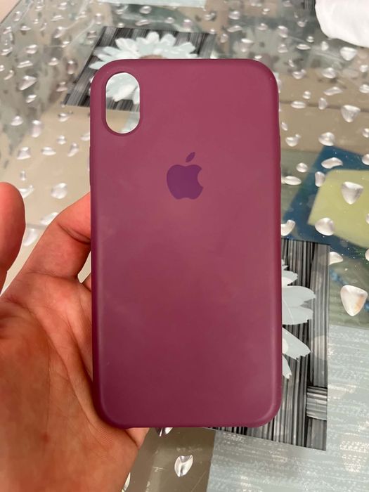 IPHONE XR Запазен и работи нормално.