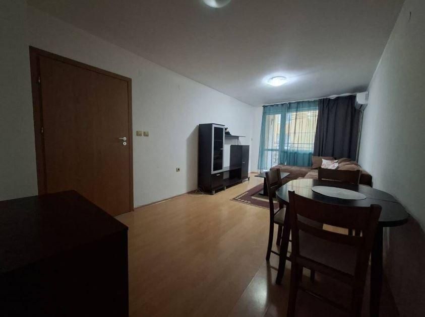 Дава се под наем Двустаен апартамент в Варна, Лятно кино Тракия - 67 кв.м за 458.49 € - Снимка #1