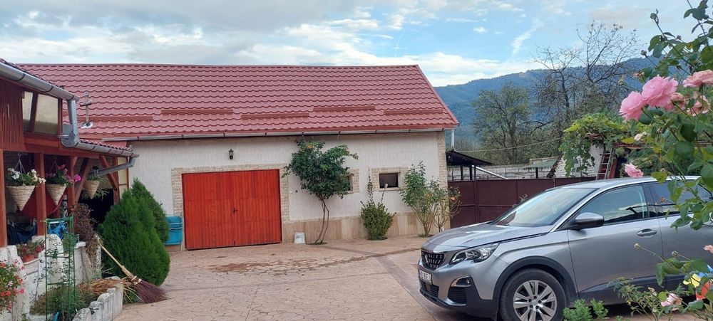 Acoperișuri și montaj reparatii de urgență