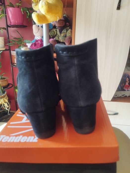 Боти естествен велур