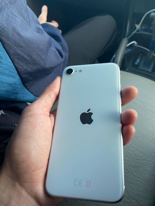Iphone se (64gb)