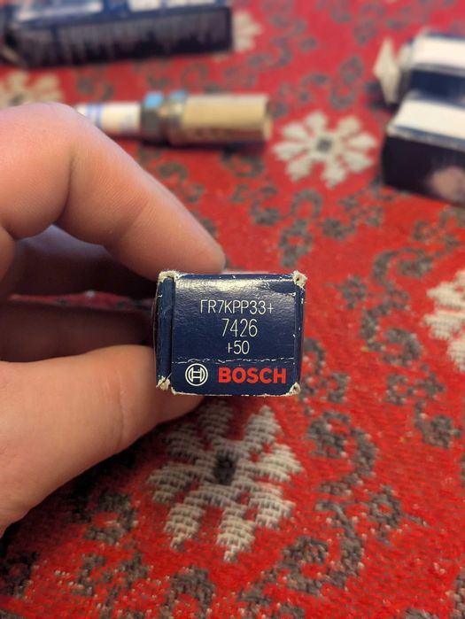 Set 4 Bujii Bosch Double Platinum FR7KPP33+ (0242236564) - Noi, Originale