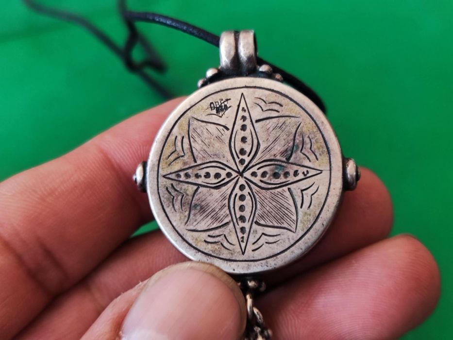 Сребърен медальон с тюркоаз 925