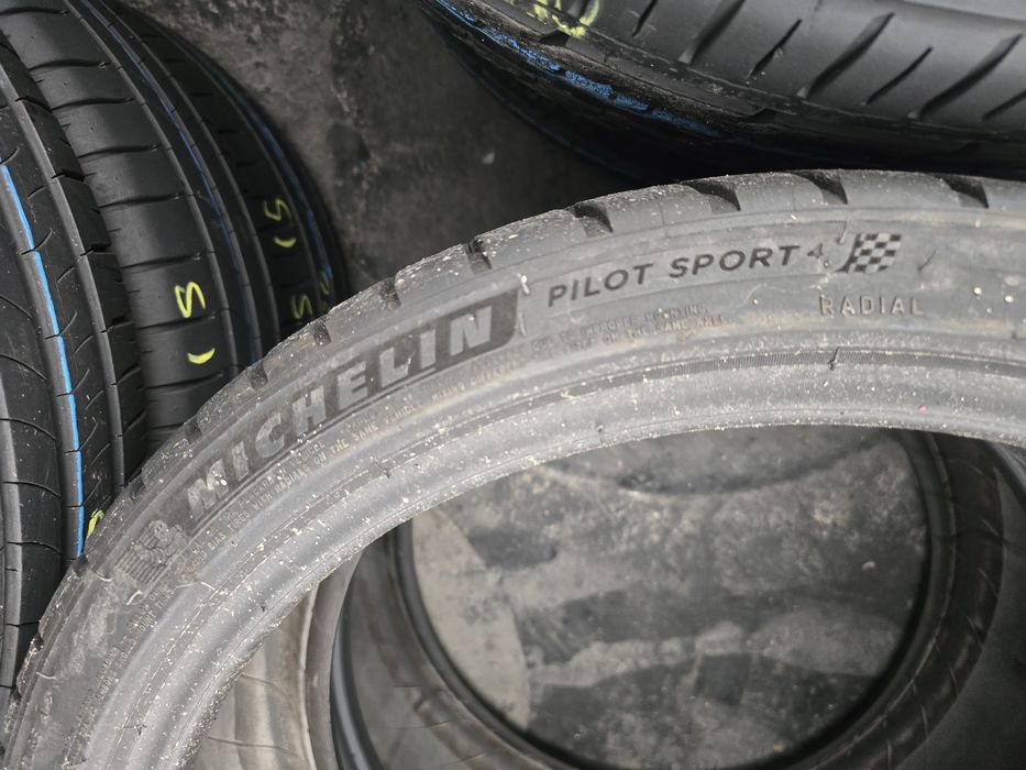 235 35 19 michelin