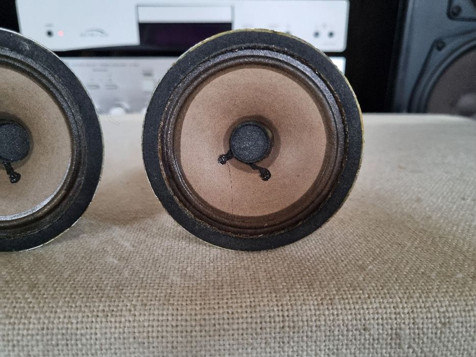 Set Difuzoare Medii Grundig. 4 ohms, 10 watts, 8,9 cm. Impecabile
