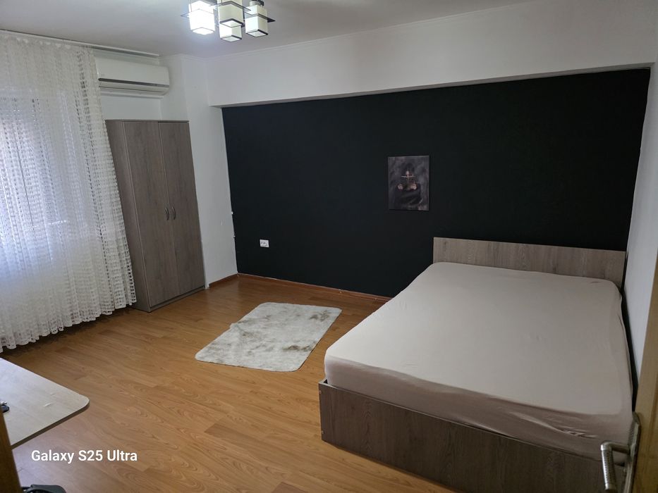 Închiriez garsoniera