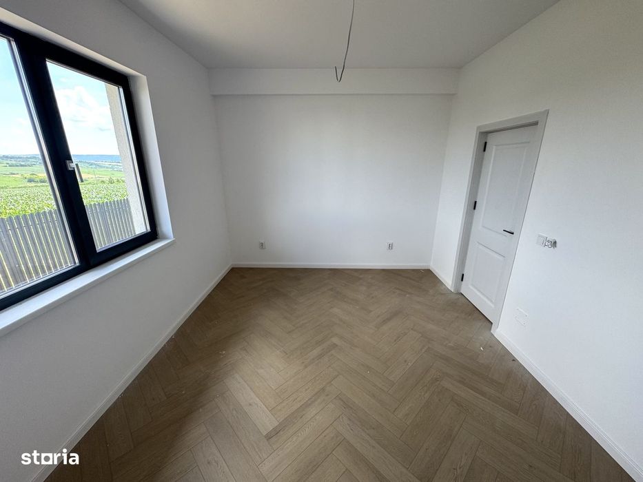 520 mp teren! 120 mp utili! CANALIZARE! Casa 4 camere, Miroslava