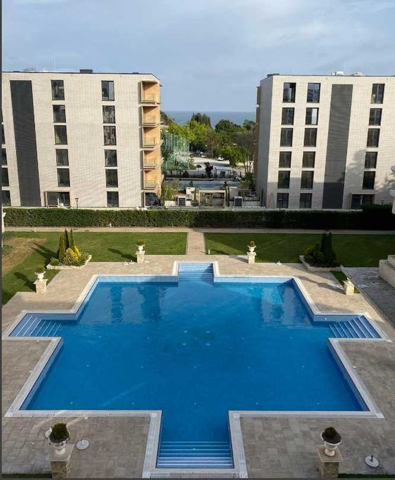 Дава се под наем Двустаен апартамент в к.к. Св.Св. Константин и Елена - 77 кв.м за 1000 € - Снимка #12