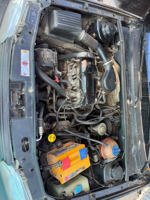 Машина сатылады.