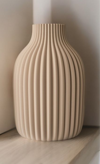 Универсална декоративна ваза за офиса и дома