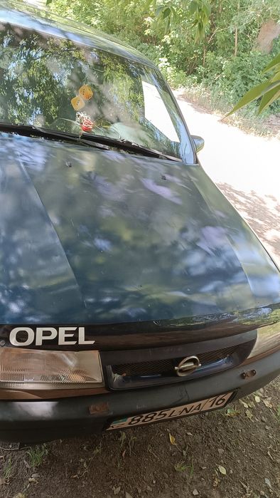 Легковая машина Opel