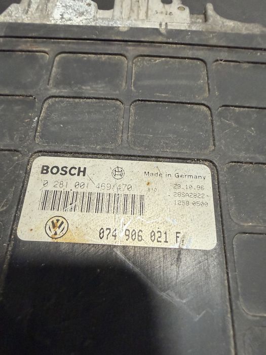 Calculator ecu motor Volkswagen Vw transporter T4 caravelle 2.5 TDI 074906021F