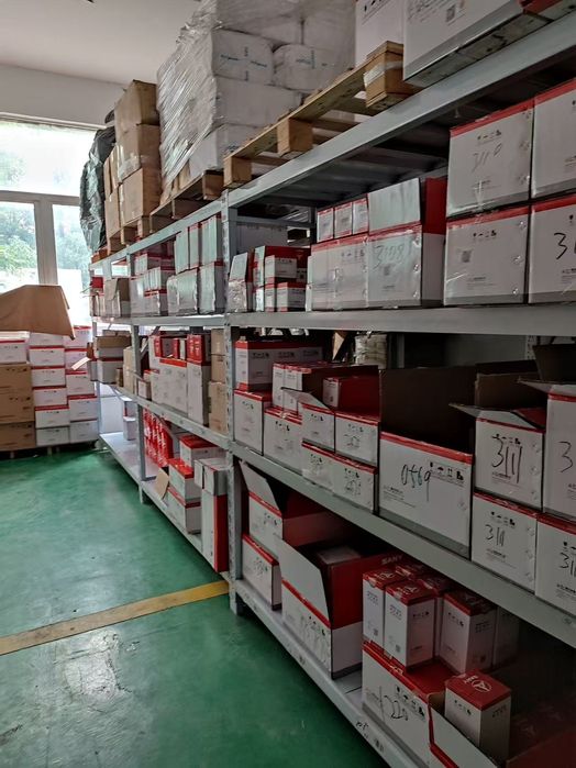 Запчасти из Китая для экскаваторов и самосвалов