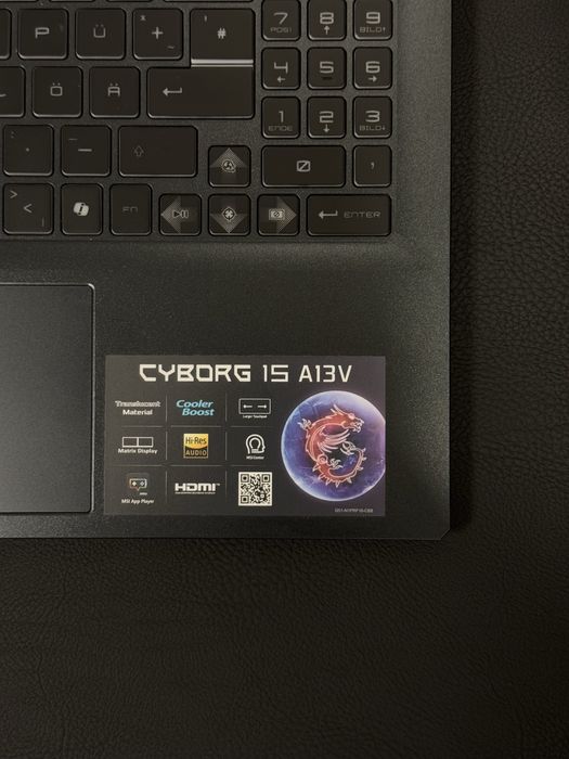 Продавам нов лаптоп MSI Cyborg 15 A13V