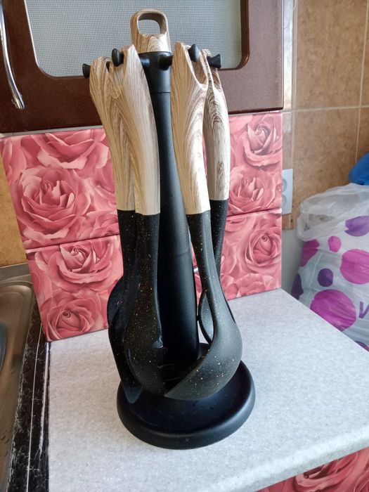 Продам кухонный набор