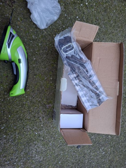 Foarfeca cu acumulator pentru iarba și arbusti