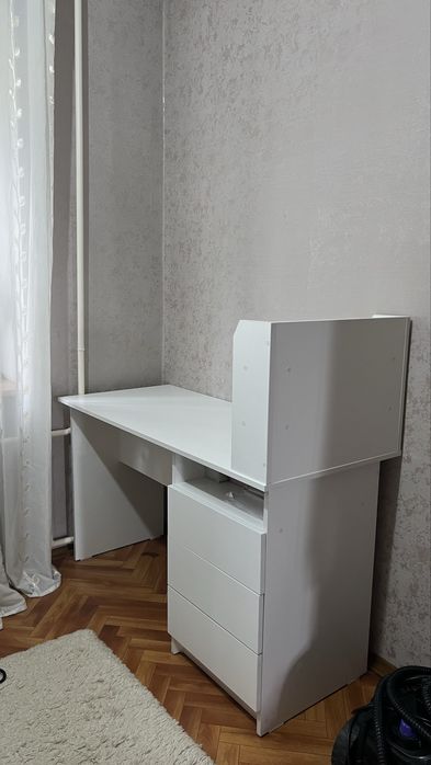 Продам стол 130*55 см высота 74 см