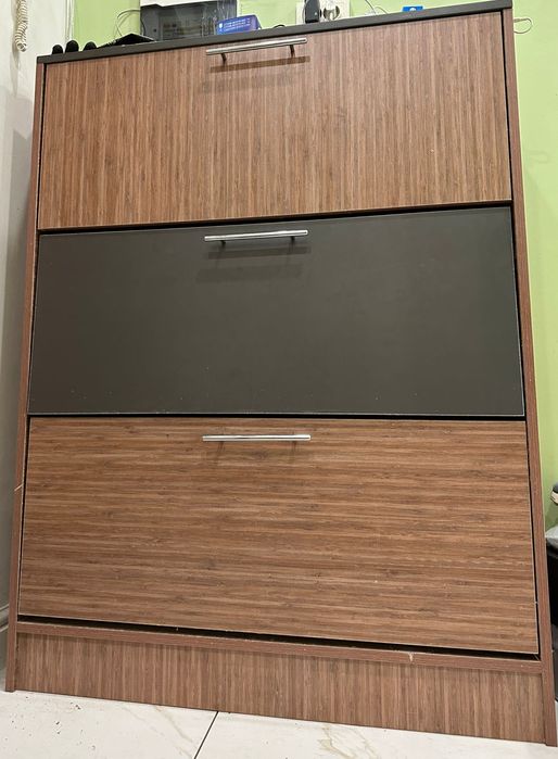 Срочно продам обувница