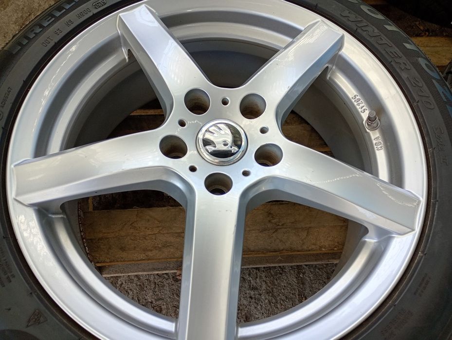 Почти нови Dezent 17-5x112 ET43 7j Шкода Октавия 4