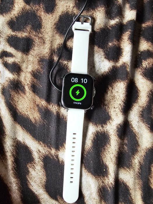 Smartwatch NOU vand sau schimb