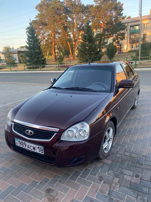 Приора хэчбэк продам