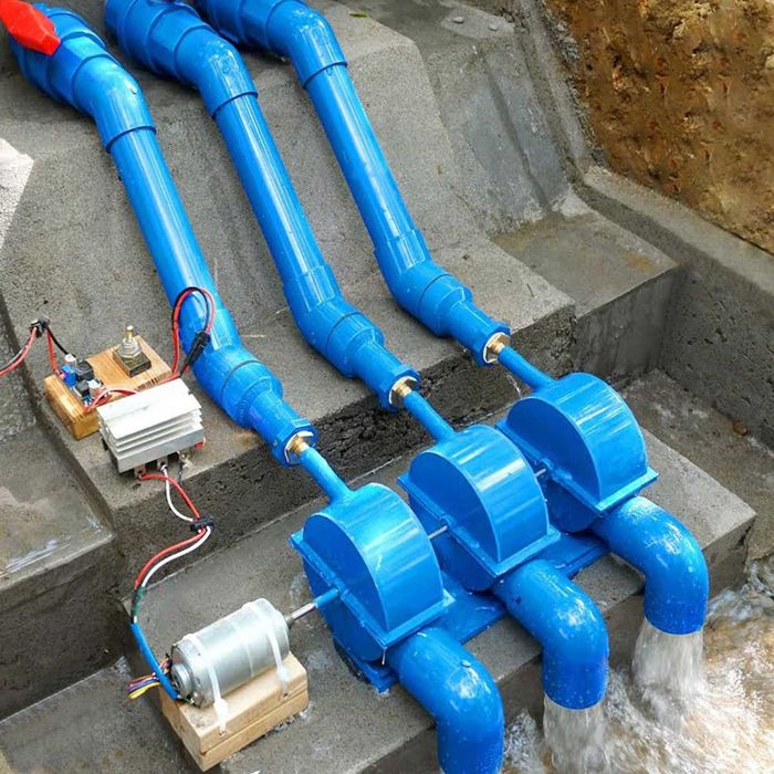 Солнце, Ветер и Вода - источники альтернативной электрической энергии.