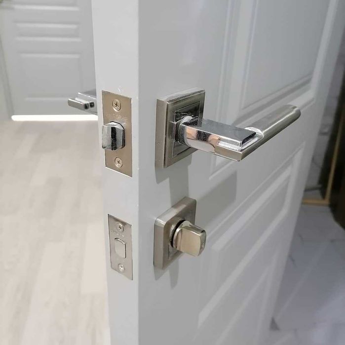 Установка двери. Есик орнатамыз.