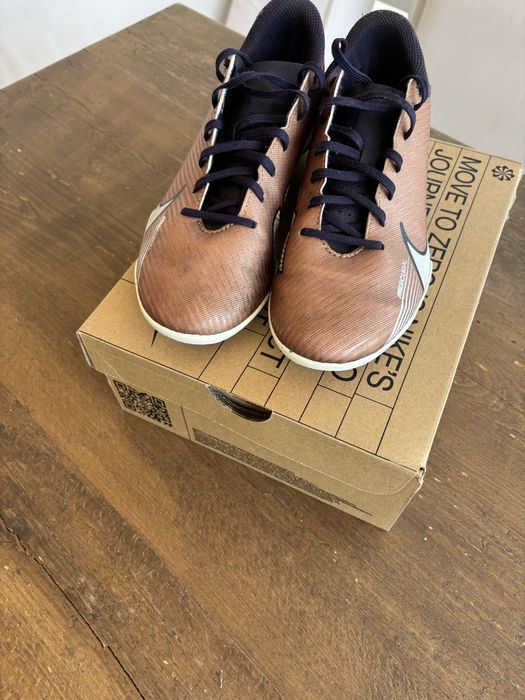 Продавам бутонки nike mercurial.