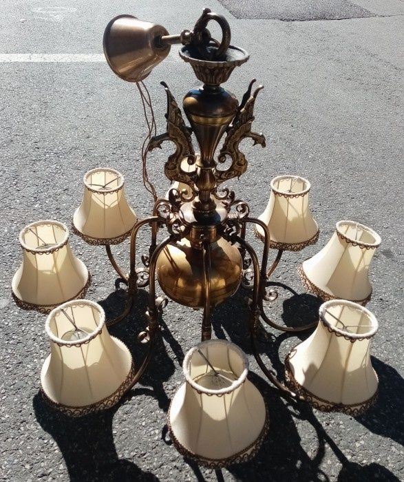 Candelabru de dimensiuni impresionante cu 8 brate din bronz masiv, sta