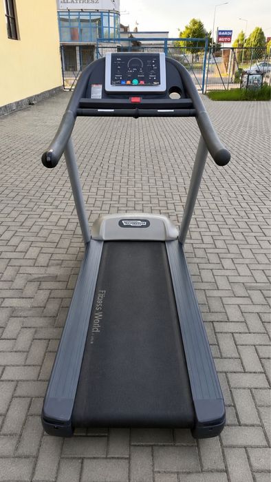 Banda de alergat  TECHNOGYM Jog Now 700 Led