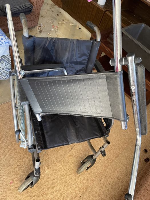 Инвалидна количка BB до 125 кг. И тоалетна за трудноподвижни.