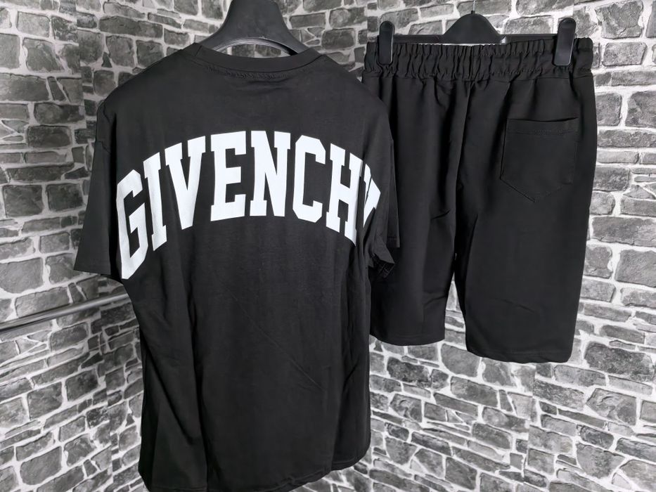 GIENCHI къси панталони