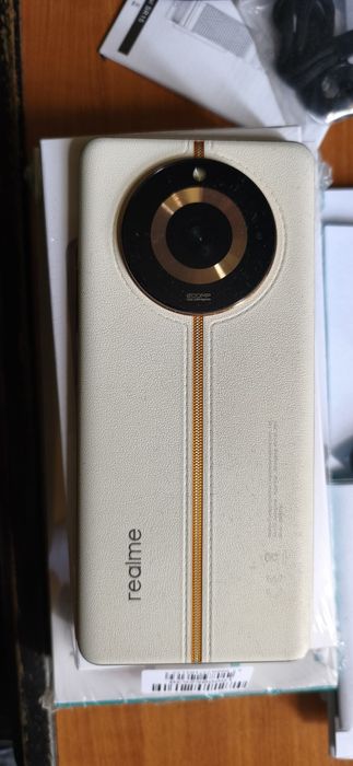 Продавам отличен Realme 11 Pro+