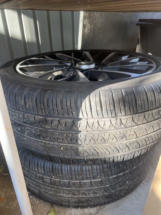 Диск с шинами на соната