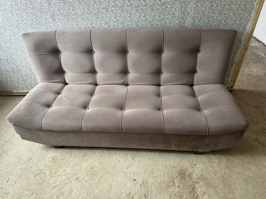 Диван в хорошем состойний