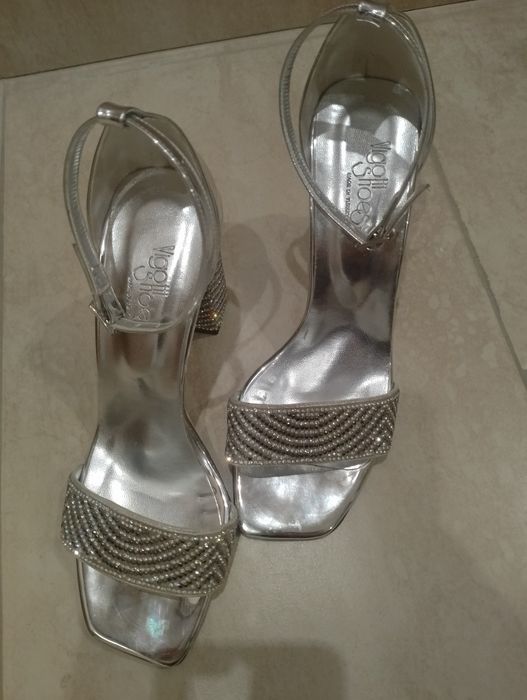 Дамски обувки  с дебел ток