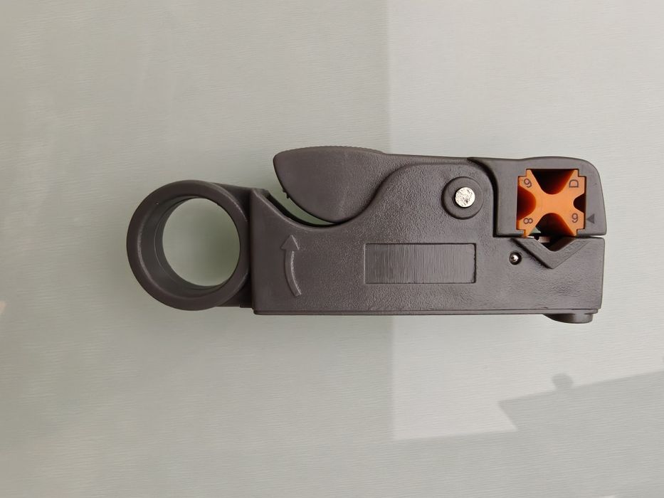 Cable stripper - Dezizolator de izolatie