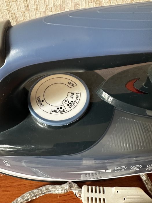 Паровой утюг Philips