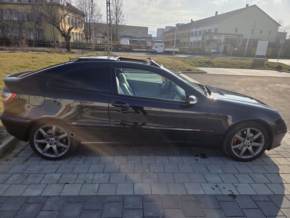 Mercedes Benz C230 Sportcoupe 2.5 V6 204hp.    3800  Euro