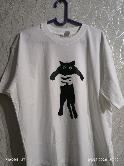 Белая футболка .