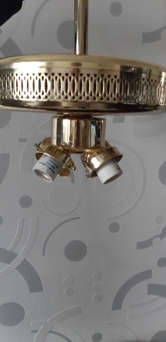 Полилеи за таван