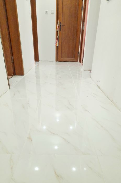 Лепене на Плочки фаянс,гранитогрес,теракота,Вик,гипсо картон и др.