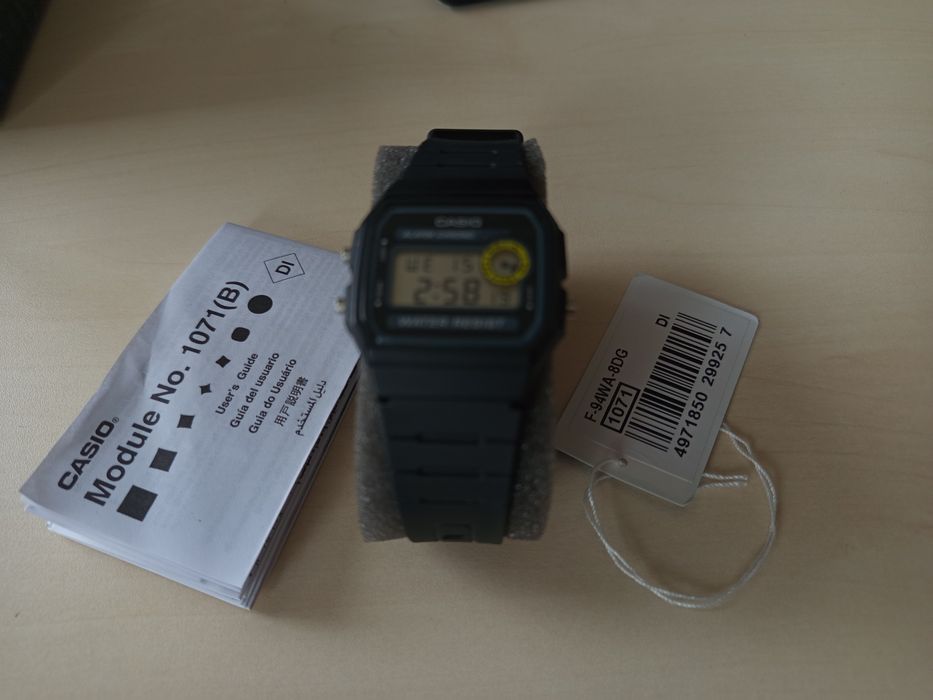 Casio часовници W59 и F94