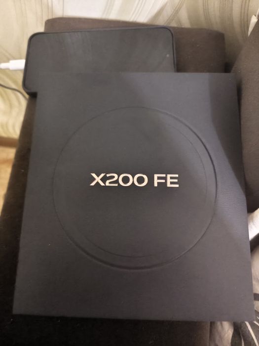 Продам vivo x200fe