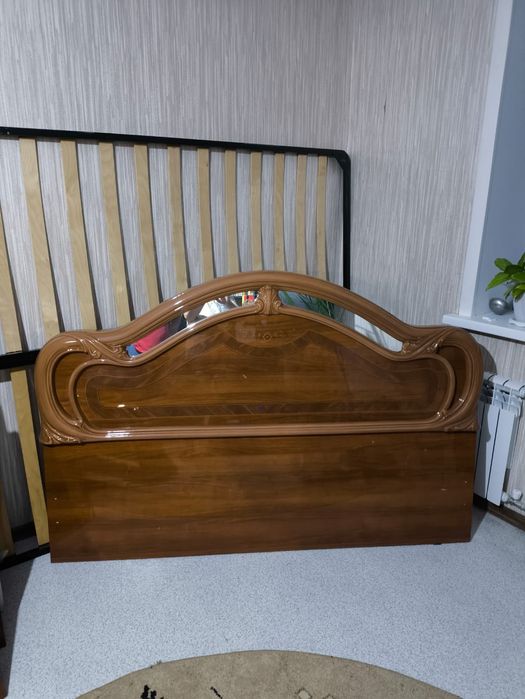 Продам спальный гарнитур