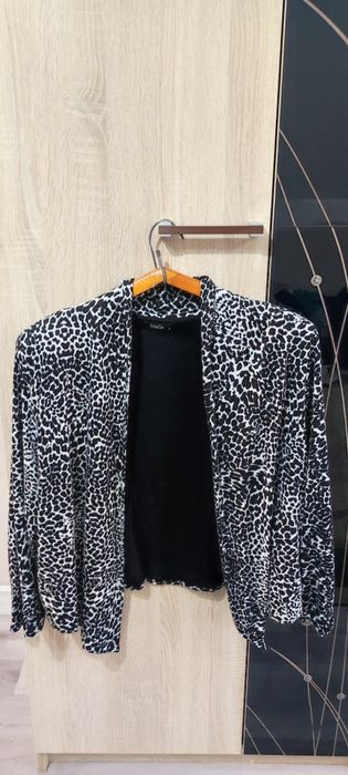 Одежда б/у одеванная пару раз,рамер 46-48