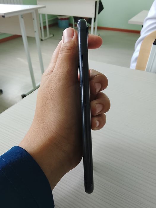 Айфон се 2020 продается